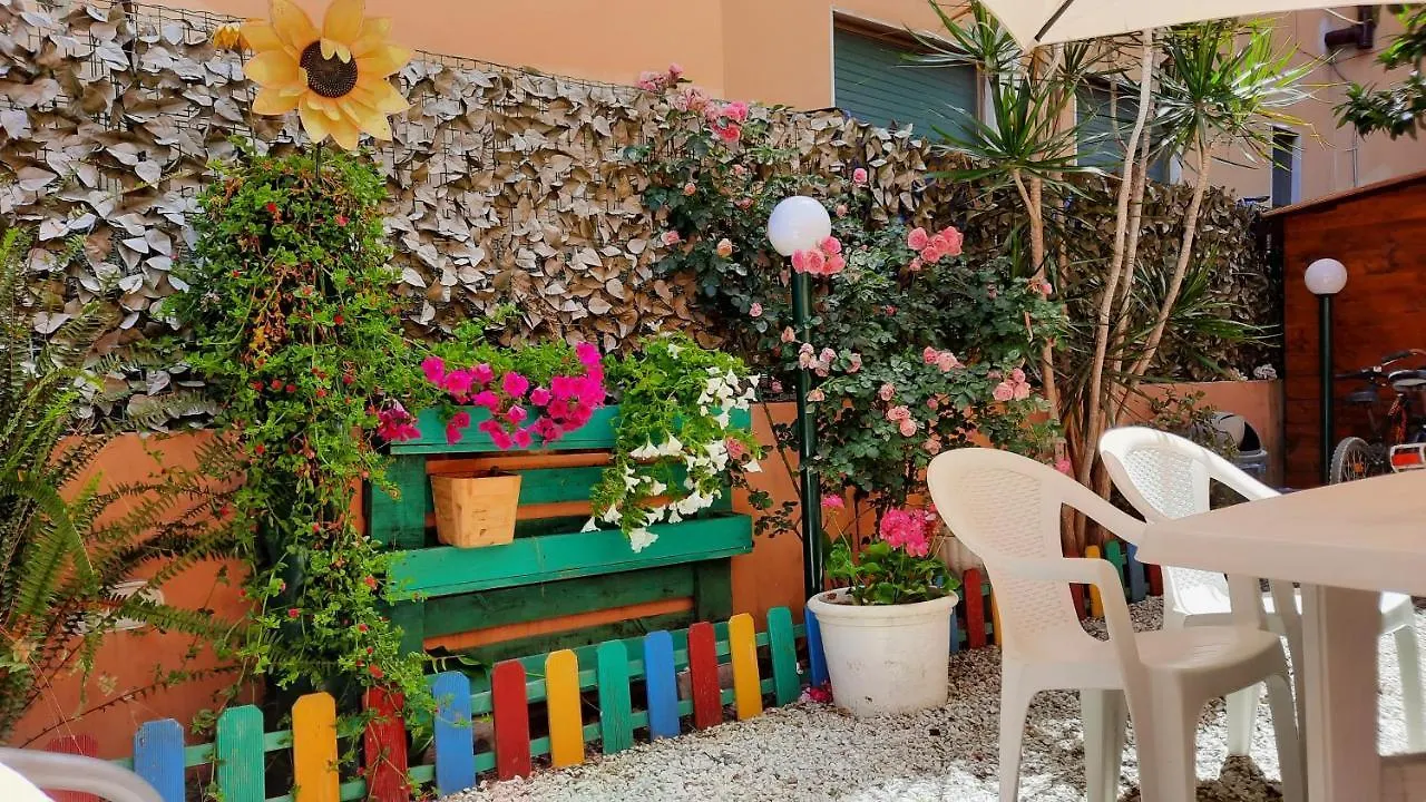 Appartamento Nel Cuore Di Porto Azzurro Lägenhet